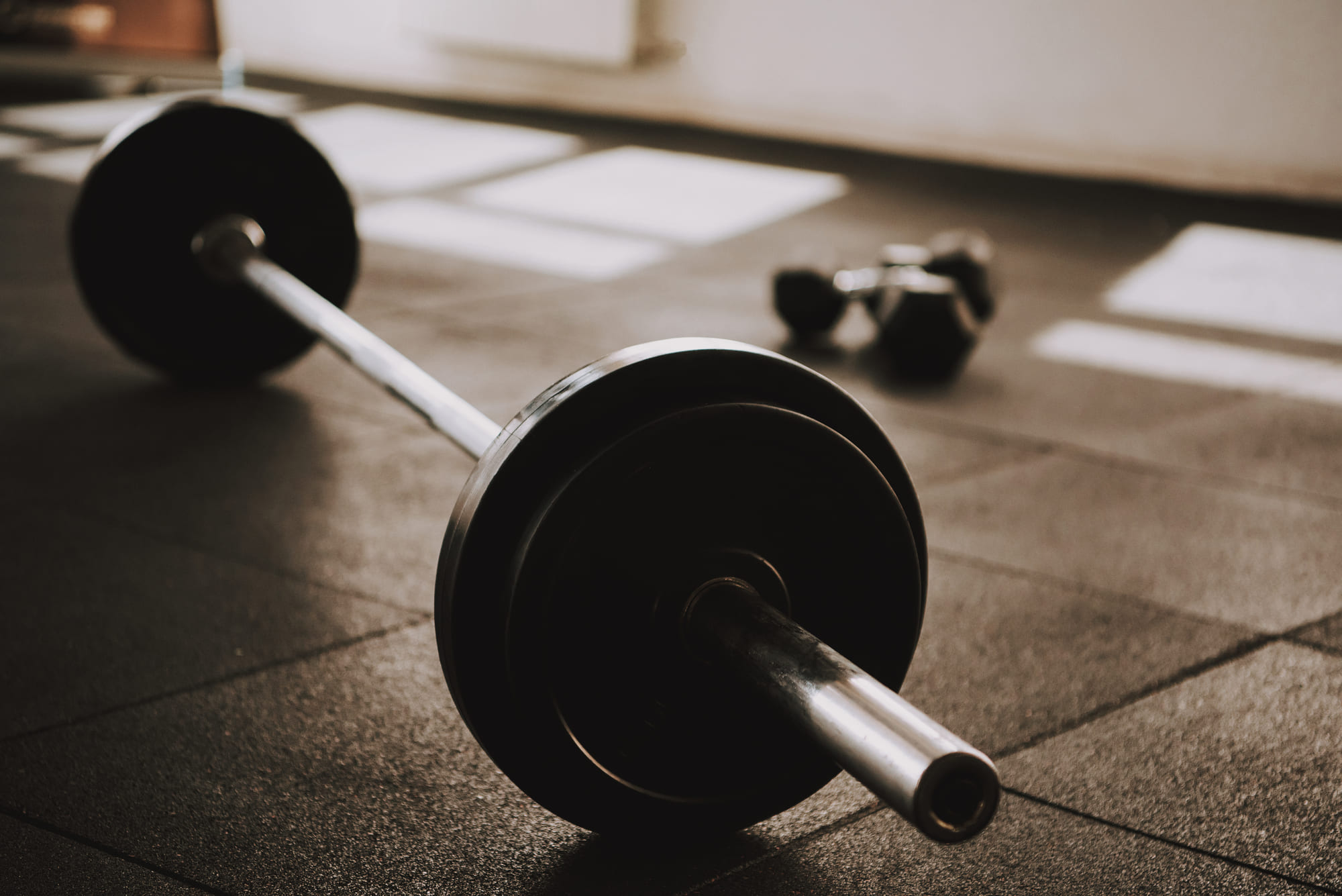 Činka s kotouči připravená na trénink funkčního fitness